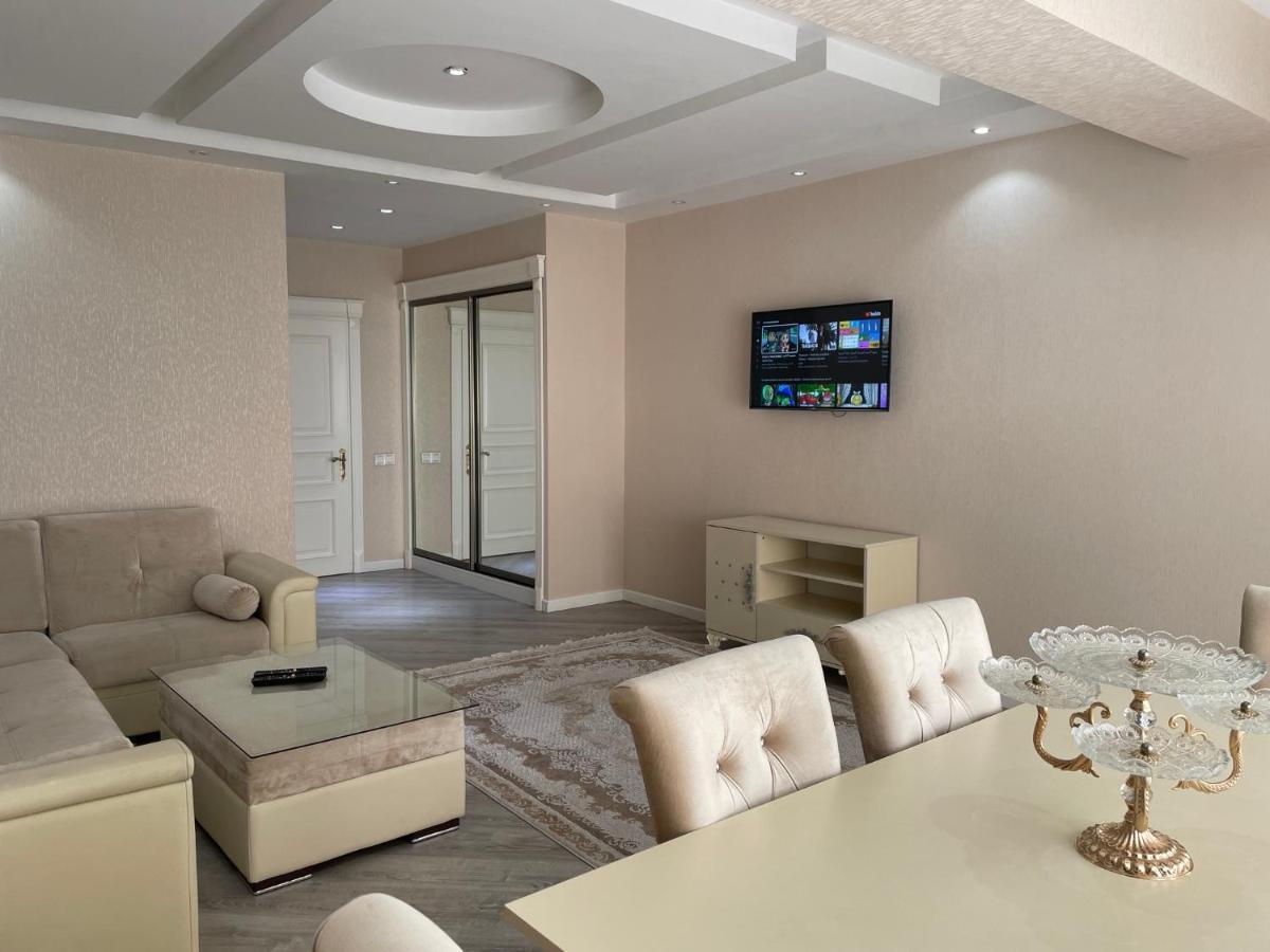 Lux Apartment Баку Экстерьер фото
