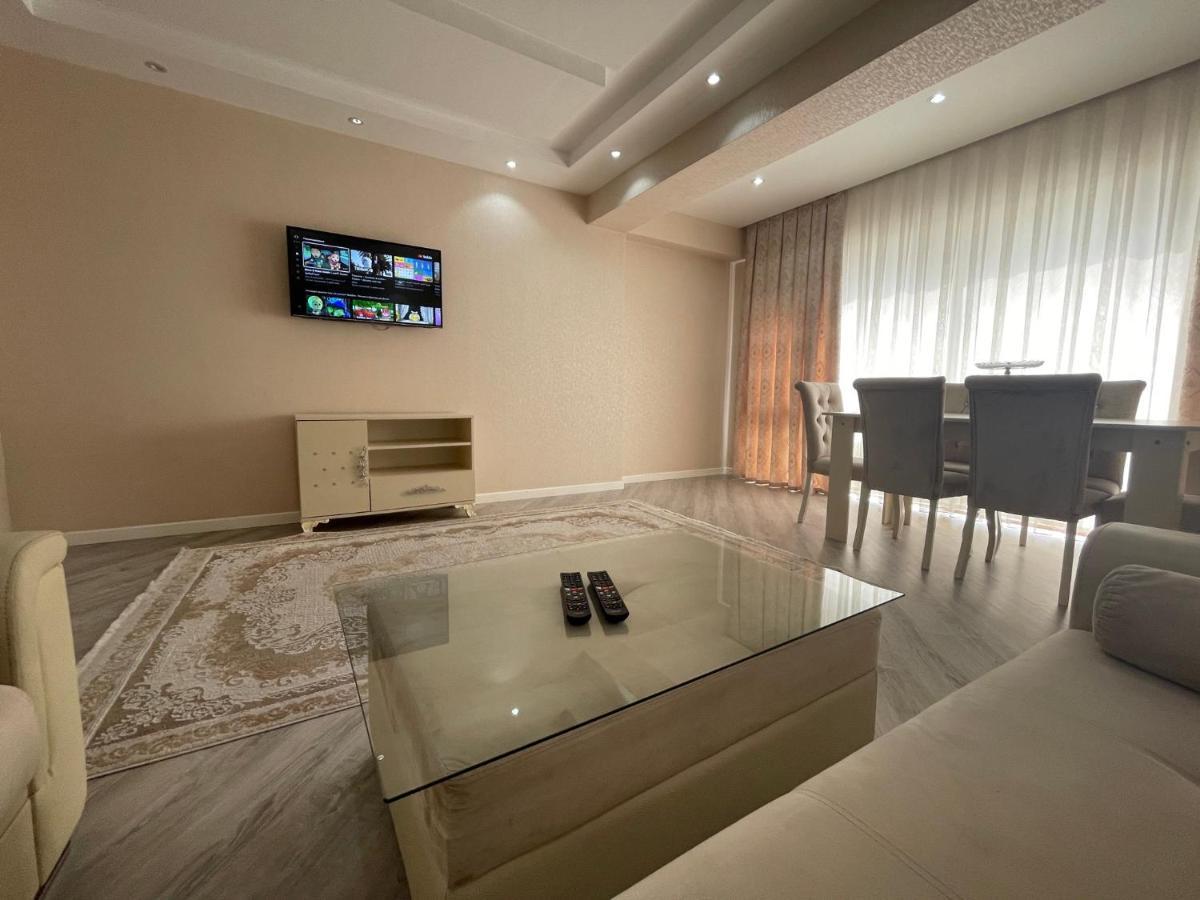 Lux Apartment Баку Экстерьер фото