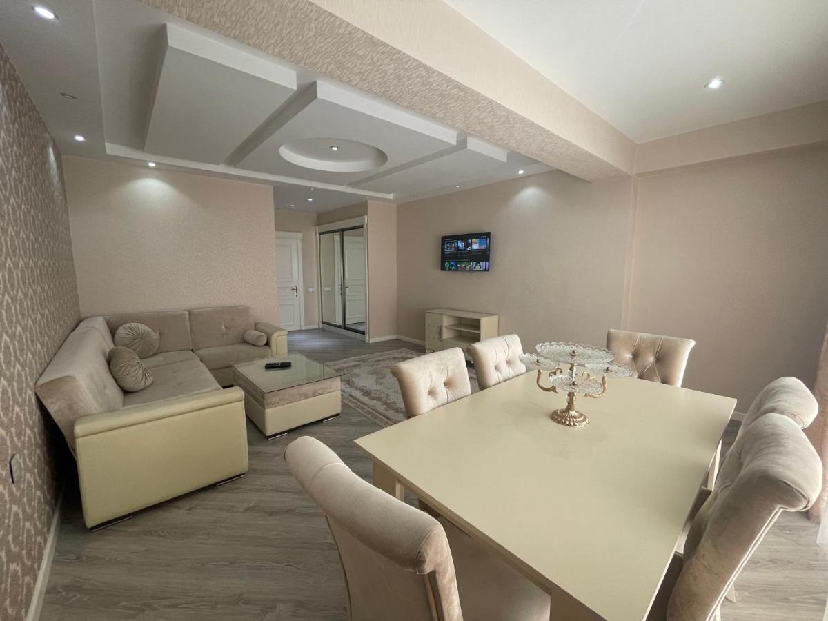 Lux Apartment Баку Экстерьер фото