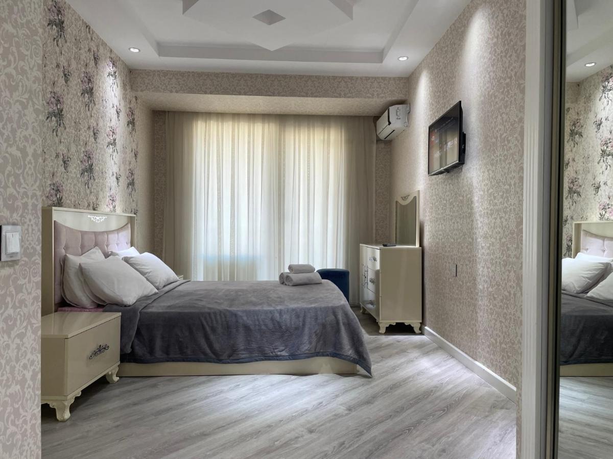 Lux Apartment Баку Экстерьер фото