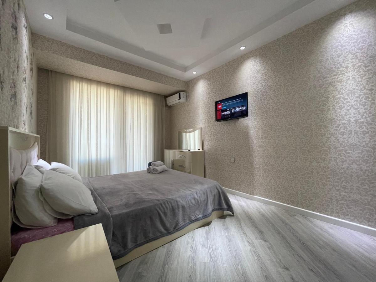 Lux Apartment Баку Экстерьер фото