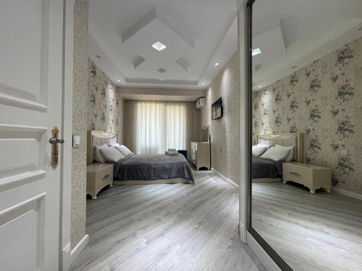 Lux Apartment Баку Экстерьер фото